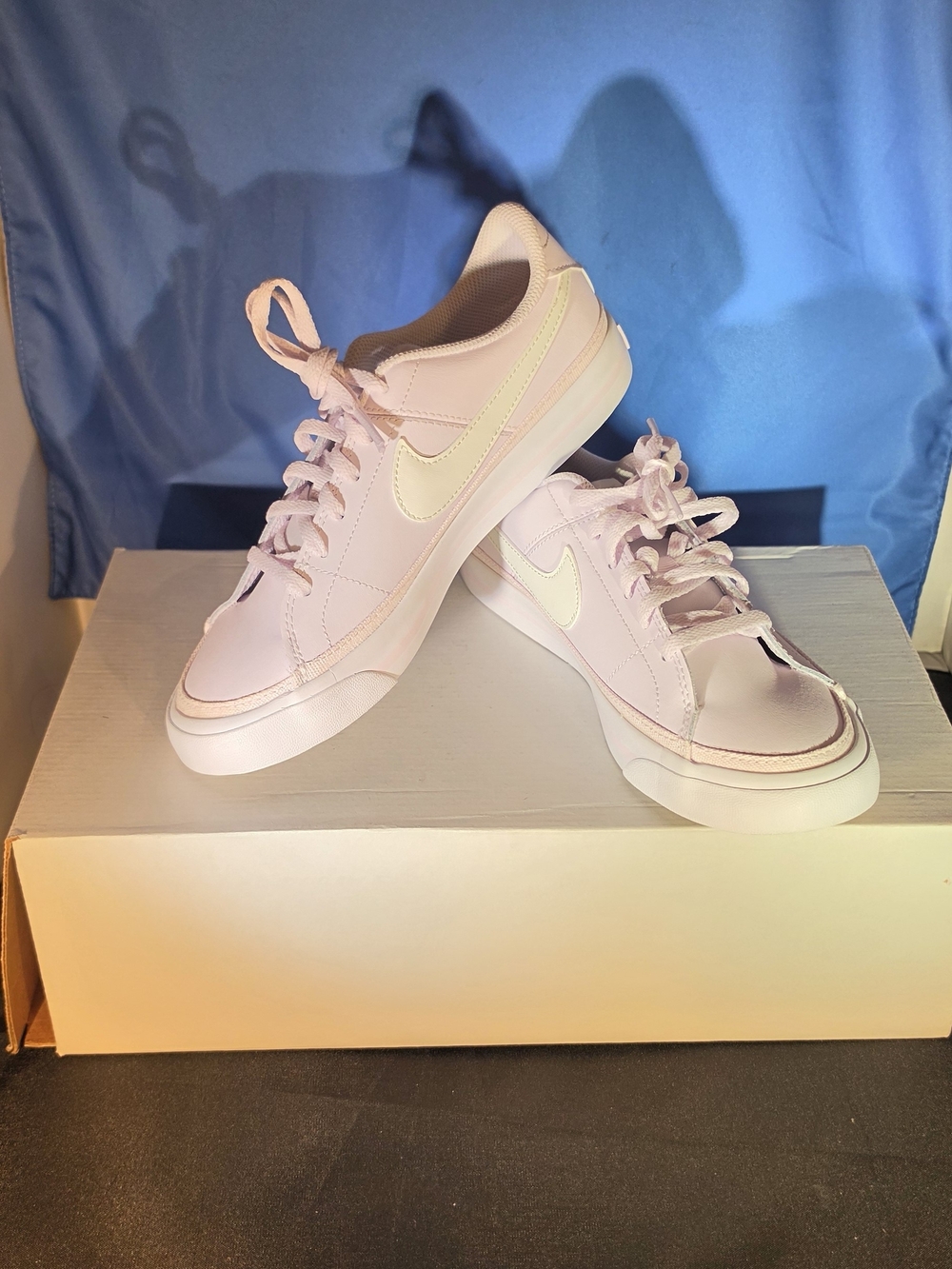 Nike Kids Pink Low-Top Sneakers with Cream Swoosh